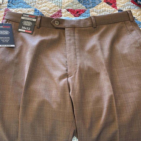 Roundtree & Yorke travelSmart pant, 36x32, flat front with pockets, no cuff, tan - Picture 4 of 5